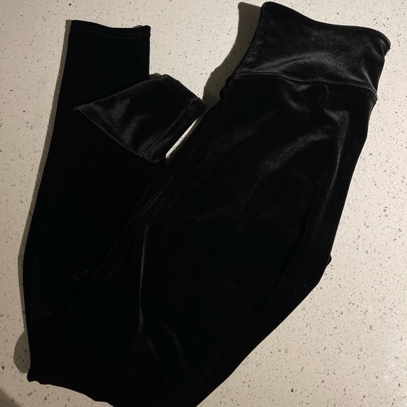 NEW Spanx Velvet Leggings in Very Black Size L - Picture 6 of 6